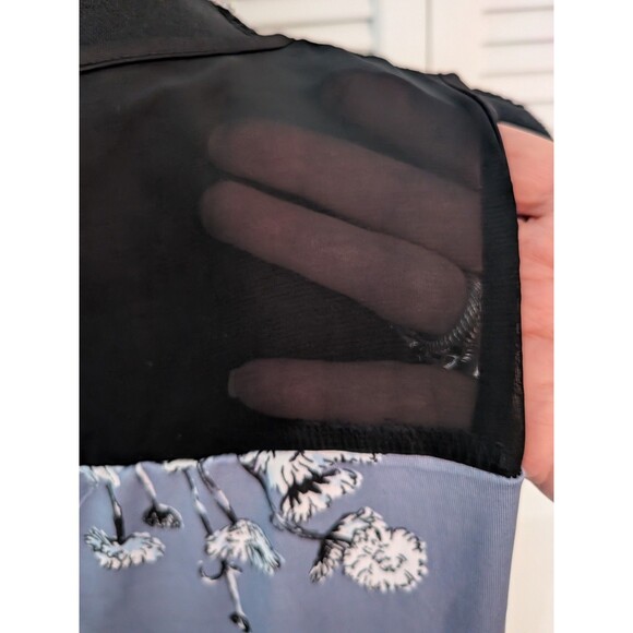 Maurices Top Womens L Floral Lace Split Neck Sleeveless Blue Black Tank Romantic - Picture 7 of 11